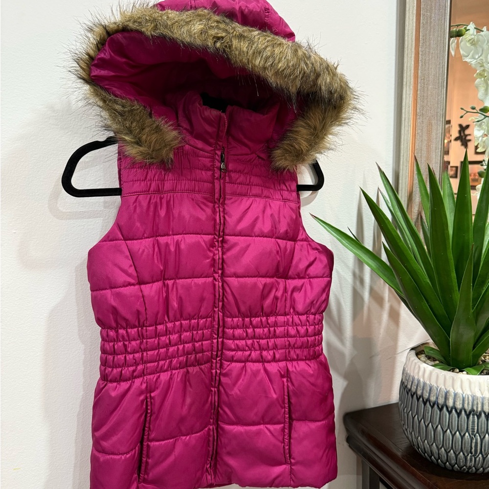 New York & Company Fuchsia Puffer Vest